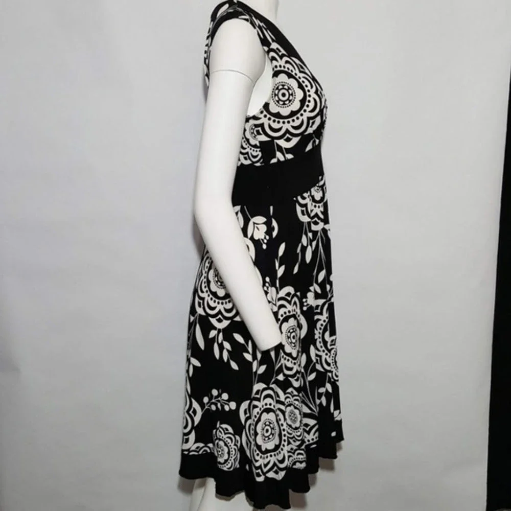 XOXO Collection Black and White Floral Dress - Picture 4 of 7